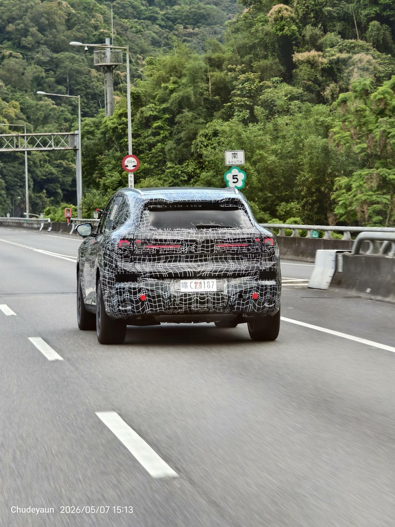 [更正] X5 偽裝車 - 國道五出沒
