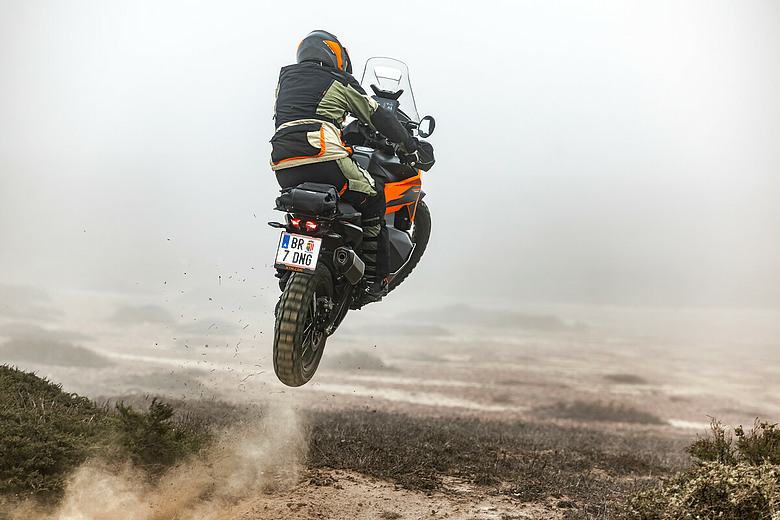 從假面騎士到達卡戰駒：前代 390 ADV 拉力風鏡改裝進化分享