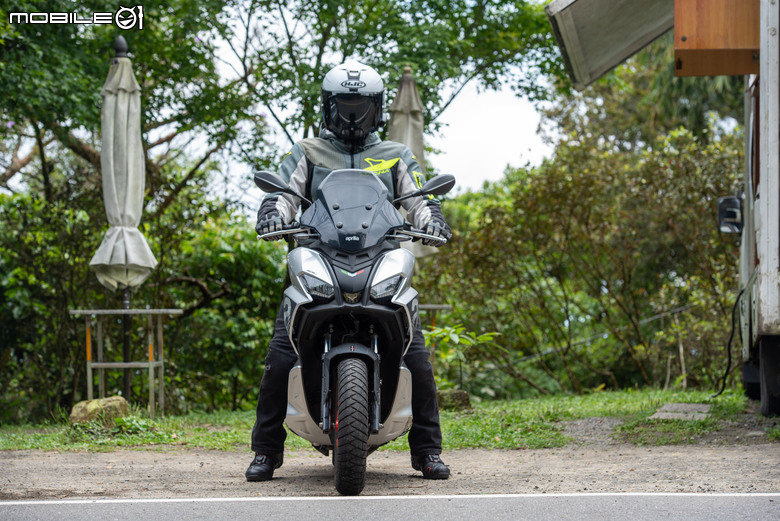 Aprilia SR-GT試駕報告｜沒踏板但很好玩！歐系速克達老車新試！