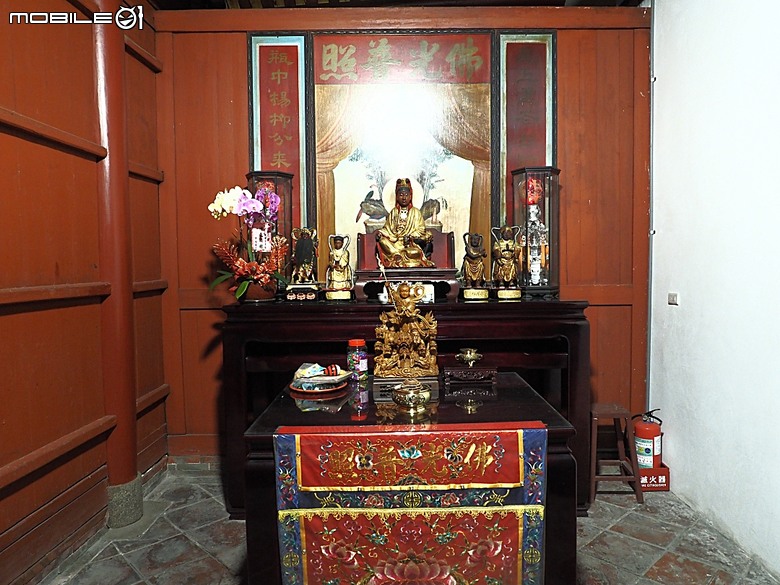 彰化 彰邑聖王廟(威惠宮)、大西門福德祠、彰邑關帝廟、彰邑慶安宮、懷忠祠、曇花佛堂、梨春園曲館 — 彰化市區古蹟探訪之一