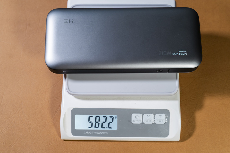 【開箱測試】ZMI紫米20號行動電源 QB826G｜2021推出的行充，現在買適合嗎？