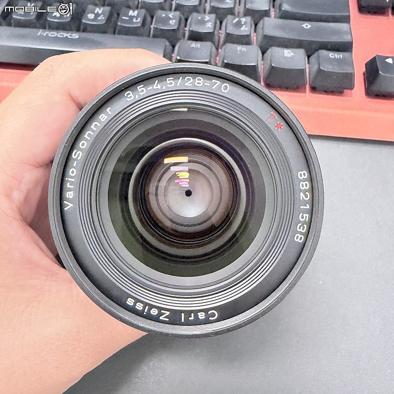 點我看大圖 Sony A7M4 與 Contax Vario-Sonnar T* 3.5-4.5/28-70 MMJ