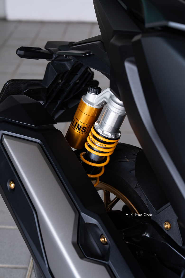 ADV350 改裝心得|Andreani 前叉+Öhlins 後避震全面升級