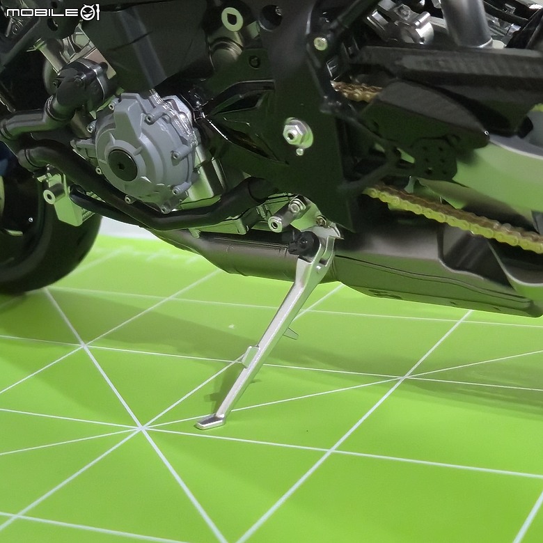 點我看大圖 🔧【模型新手也能輕鬆組 Part5】🏍️ 1/9 MENG MT-009S 1/9 BMW M1000RR 悅色版