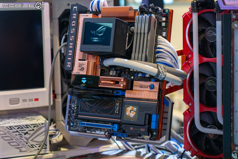 ROG 啟動 20 周年慶祝活動 首波復刻限量 CROSSHAIR 2006 主機板與 T1 戰隊聯名顯示卡登場 還有 ARCANA 限量紀念款記憶體