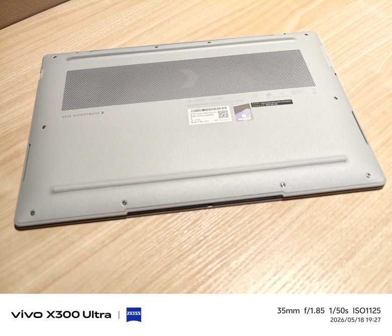 Expertbook Ultra 358H \ 32G \ 1T SSD 開箱