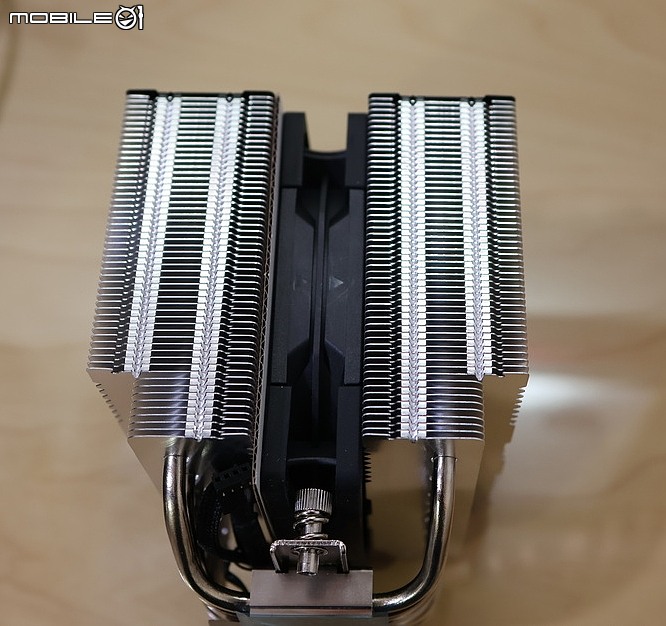 155mm高度、6 熱管雙塔空冷新選擇，鐮刀 SCMR-1000 孫六
