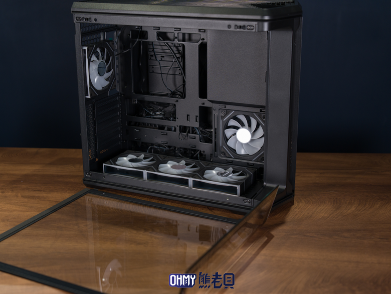 V型小臉曲面海景機殼 先馬 V71