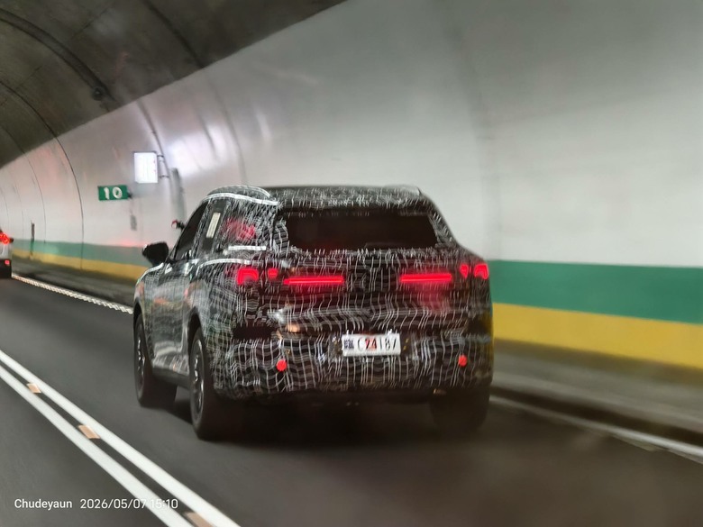 [更正] X5 偽裝車 - 國道五出沒