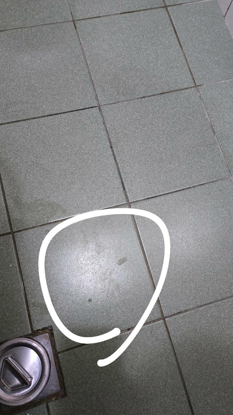 浴室磁磚條紋清潔請益