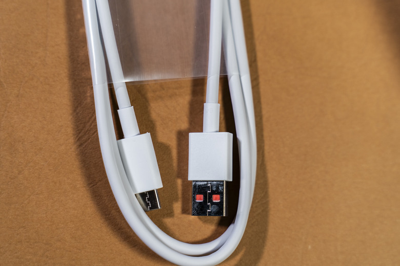 【開箱測試】ZMI紫米20號行動電源 QB826G｜2021推出的行充，現在買適合嗎？
