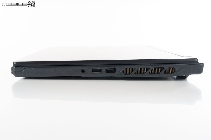 MSI Crosshair 16 Max HX E2W｜鎖定勝負的精準效能控制