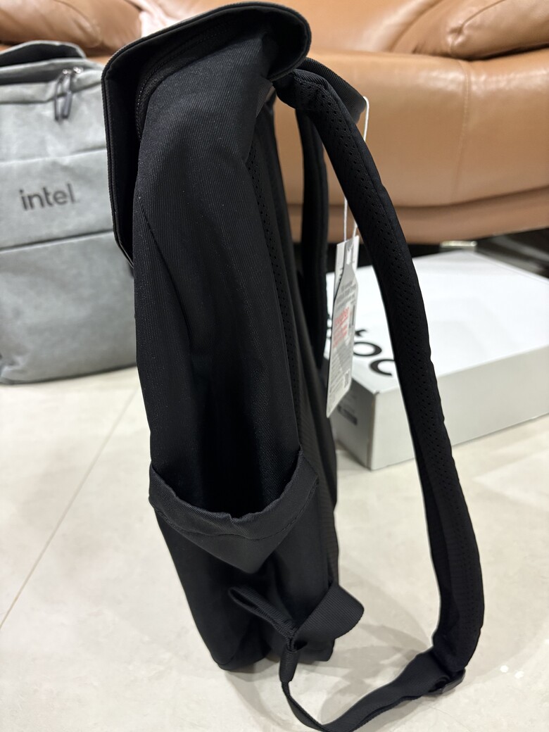 通勤筆電包｜tomtoc Slash-T64 Flip Laptop Backpack (同場加映｜金門小菜刀）
