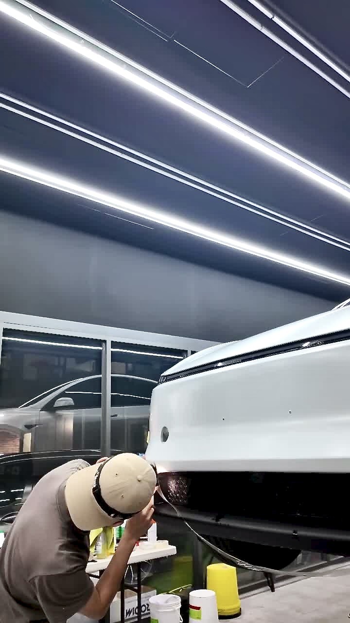 [開箱]嘉義汽車包膜｜ Tesla白TPU＋黃改色膜對照｜收邊工藝近拍，判斷師傅功力好不好！