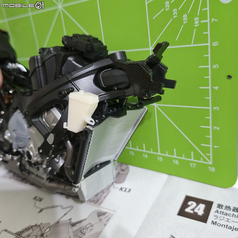 點我看大圖 🔧【模型新手也能輕鬆組 Part5】🏍️ 1/9 MENG MT-009S 1/9 BMW M1000RR 悅色版