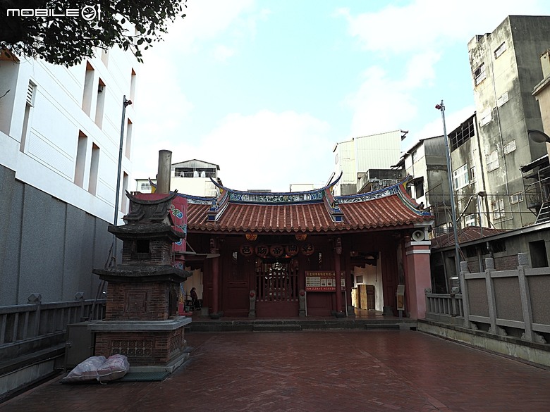 彰化 彰邑聖王廟(威惠宮)、大西門福德祠、彰邑關帝廟、彰邑慶安宮、懷忠祠、曇花佛堂、梨春園曲館 — 彰化市區古蹟探訪之一