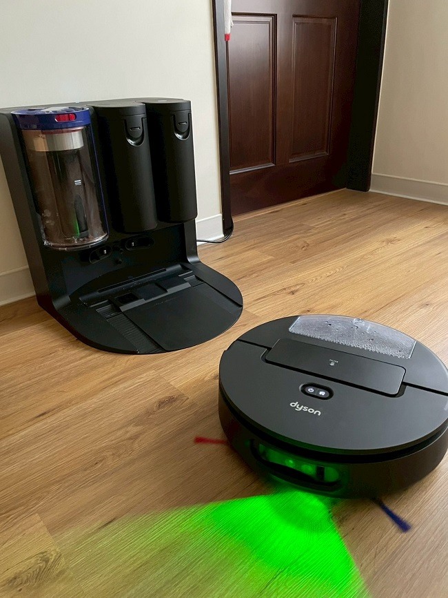 開箱 Dyson Spot+Scrub Ai 掃拖機器人
