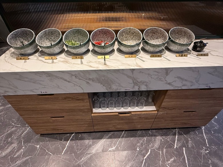 點我看大圖 四代傳承古早味!手炒沙茶爐清甜不膩,越煮越香,台中聚餐推薦