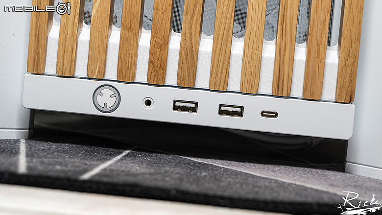 點我看大圖 【開箱】木紋靜謐氣息 | CORSAIR FRAME 4000D WOOD RS WHITE