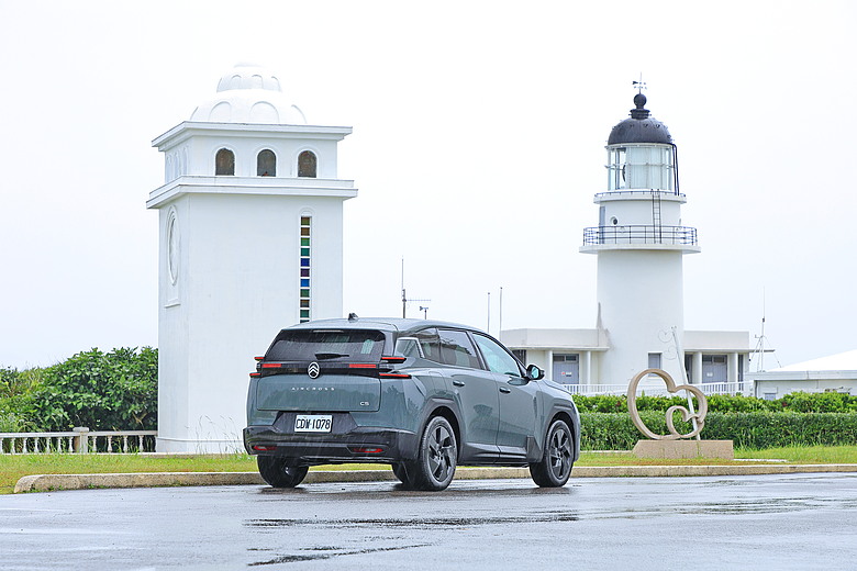 (映像分享) 享受雨中漫步舞曲feat. CITROËN C5 AIRCROSS