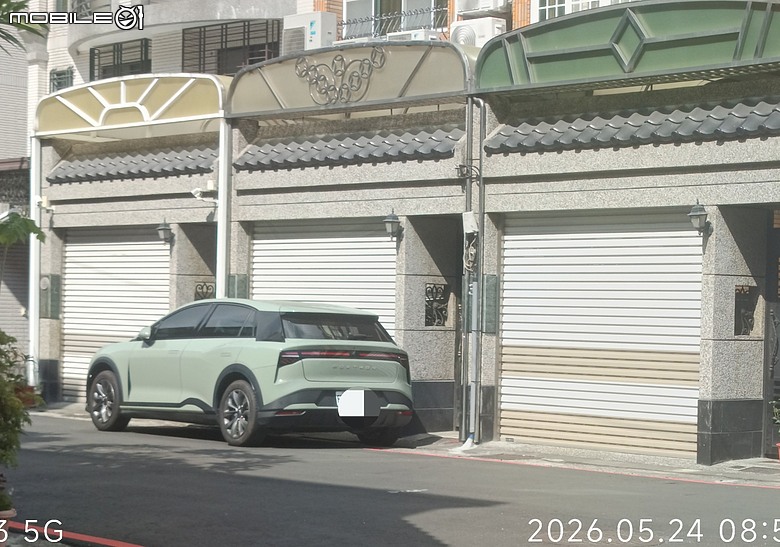 高雄巧遇Foxtron Bria