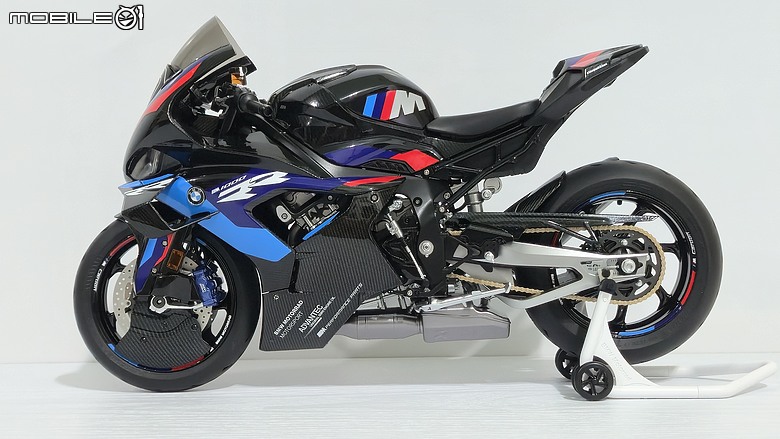 點我看大圖 🔧【模型新手也能輕鬆組 Part5】🏍️ 1/9 MENG MT-009S 1/9 BMW M1000RR 悅色版