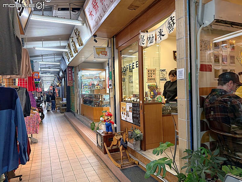 駁二藝術特區(蓬萊倉庫、大勇倉庫、大義倉庫)、大港橋、哈瑪星台灣鐵道館、典藏駁二餐廳 ARTCO、李家圓仔湯 — 冬日高雄港濱散策 駁二篇
