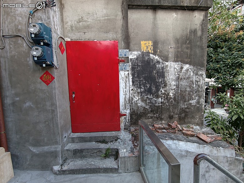 哈瑪星鐵道園區、舊打狗驛故事館、高雄港車站北號誌樓、鐵道園區天空雲台、金馬賓館當代美術館、打狗水道量水器室,附掛2026高雄冬日遊樂園紀實 — 冬日高雄港濱散策 哈瑪星鐵道園區篇