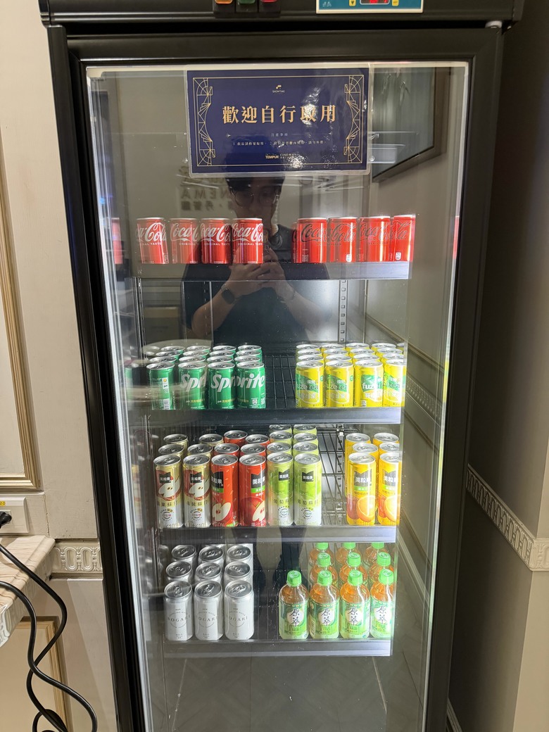 不是來看電影，是來躺兩小時人生｜秀泰丹普廳初體驗開箱