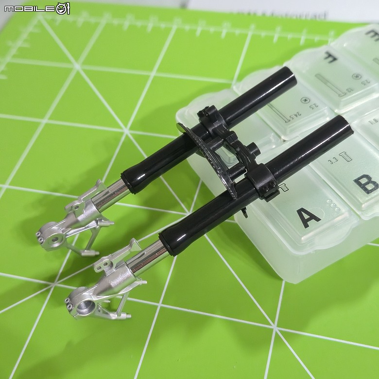 點我看大圖 🔧【模型新手也能輕鬆組 Part5】🏍️ 1/9 MENG MT-009S 1/9 BMW M1000RR 悅色版