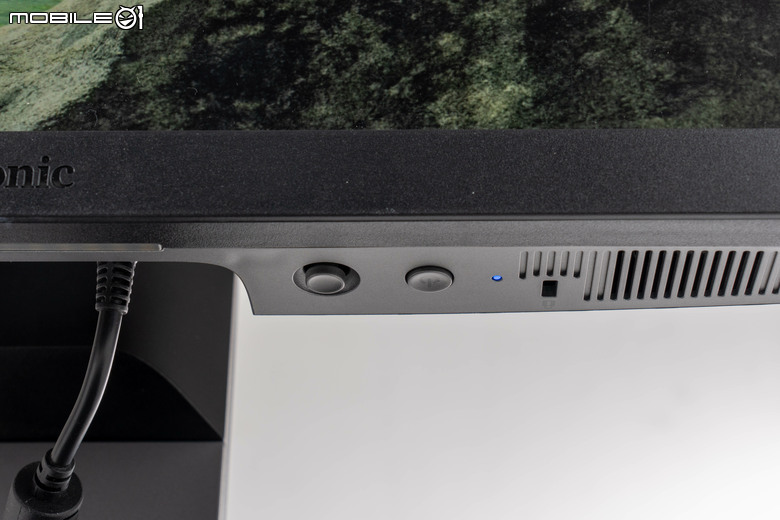 Viewsonic VP2788-5K 螢幕開箱體驗 不僅配置完整實用還內建校色功能