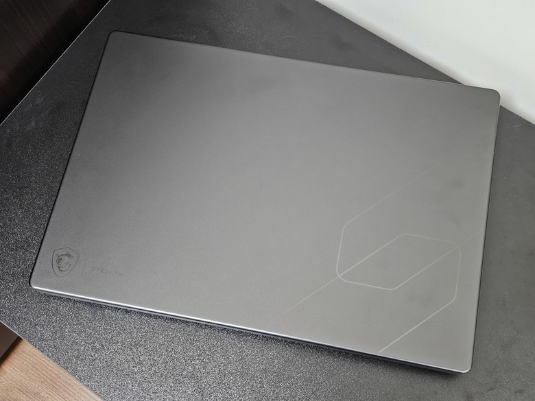 2026 MSI Stealth 16 AI+ 簡單開箱