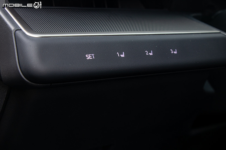 Lexus ES 300h 頂級版試駕｜省油、省稅都有感，掌握銷量密碼的超級王牌！