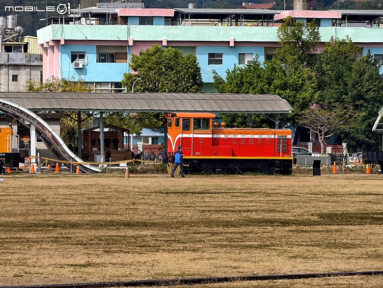 哈瑪星鐵道園區、舊打狗驛故事館、高雄港車站北號誌樓、鐵道園區天空雲台、金馬賓館當代美術館、打狗水道量水器室,附掛2026高雄冬日遊樂園紀實 — 冬日高雄港濱散策 哈瑪星鐵道園區篇