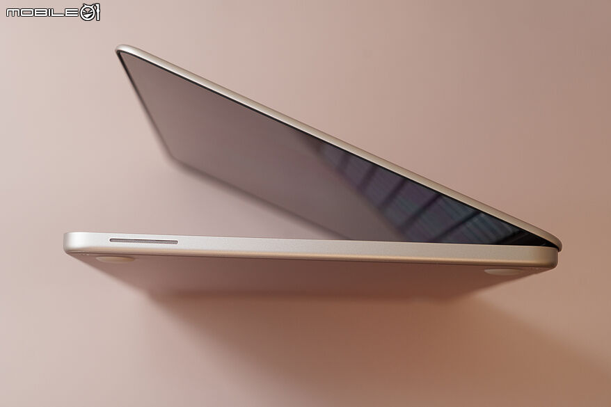 Apple MacBook Neo 開箱初步測試｜挑戰入門級筆電的超高 CP 值之作