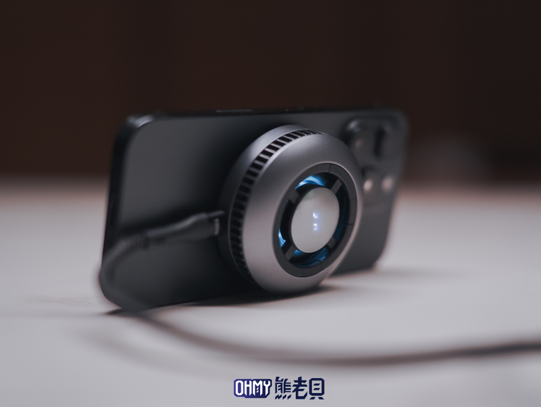 手機散熱器開箱！ AUKEY小冰充G10A 這款支援邊降溫+邊充電