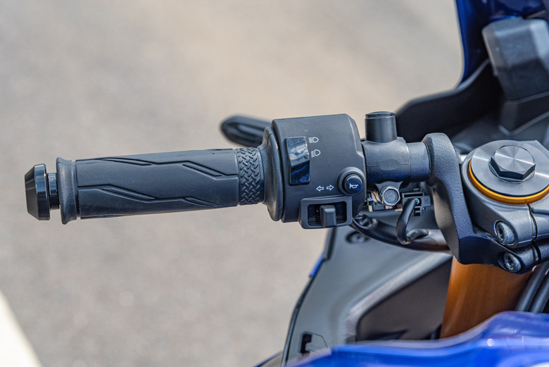 2026 YAMAHA YZF-R3試駕報告｜造型大改款帥得有感、熟悉的平台好騎依然！