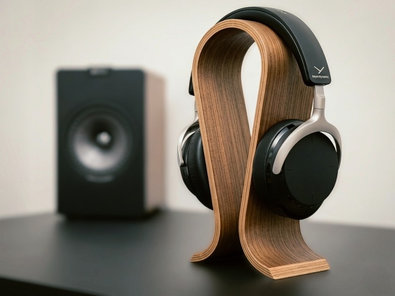 德國老牌的逆襲：beyerdynamic Aventho 200