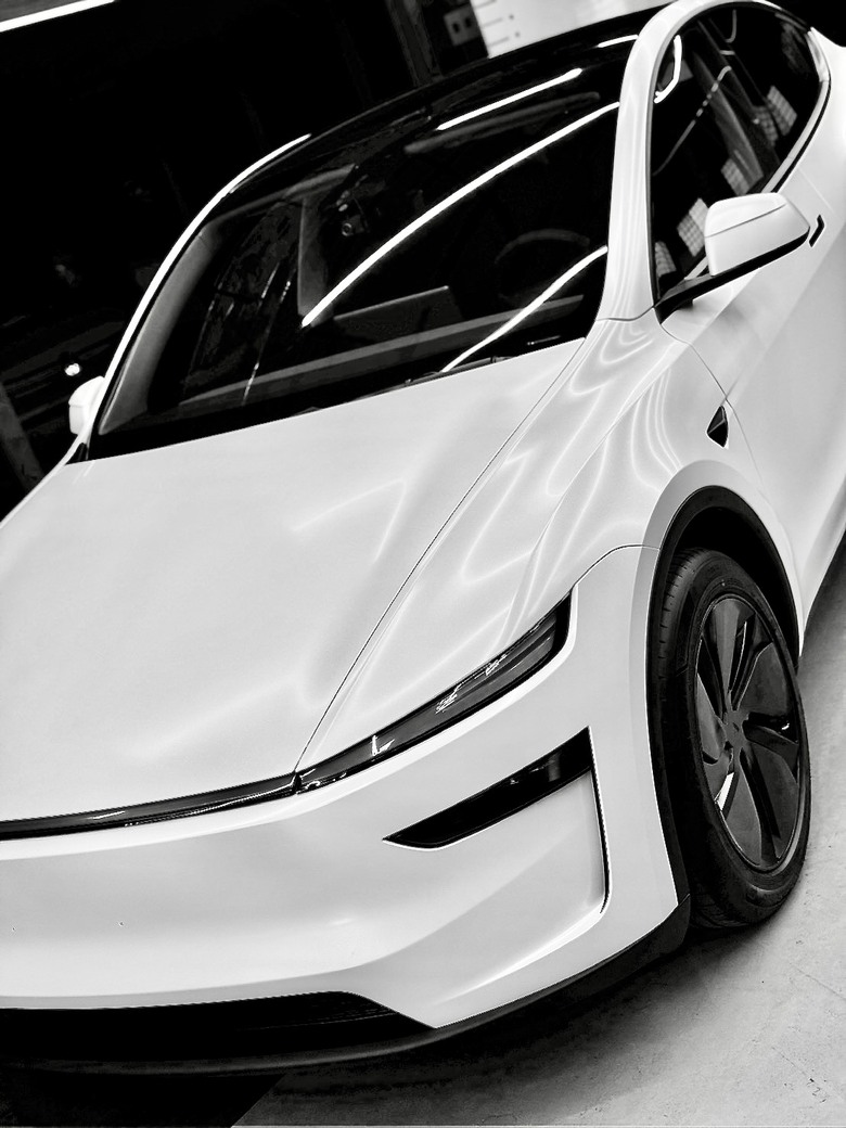 [開箱]嘉義汽車包膜｜ Tesla白TPU＋黃改色膜對照｜收邊工藝近拍，判斷師傅功力好不好！