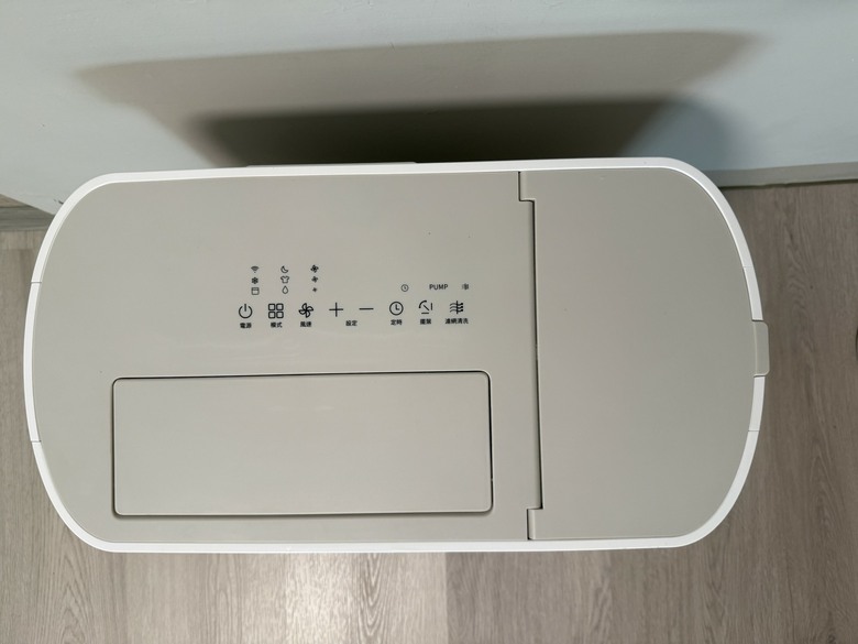 【小宅開箱】除濕機界的顏值擔當？NWT 威技 抽取式除濕機 WDH31B16E 把「倒水」變超輕鬆