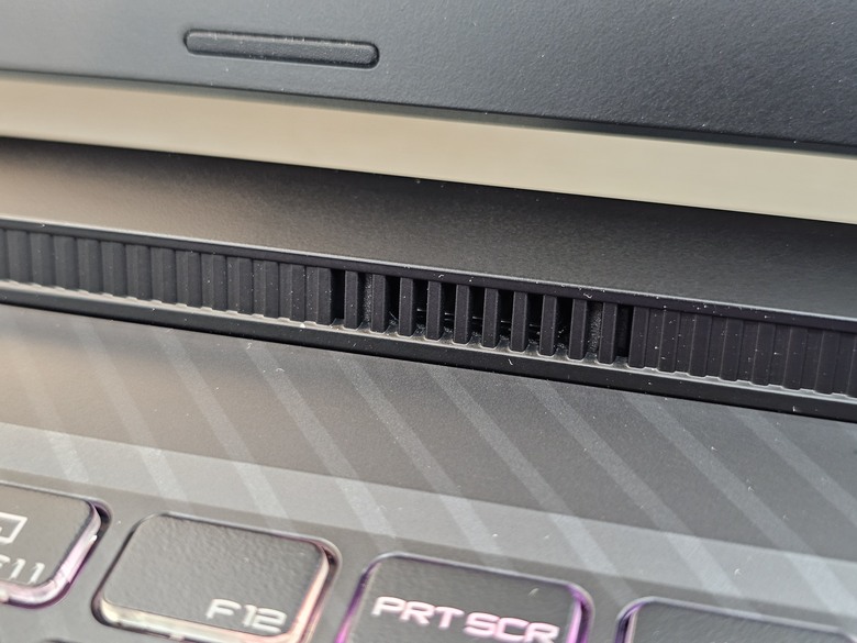 MSI Raider 16 HX B2WH-026TW 新工作伙伴開箱
