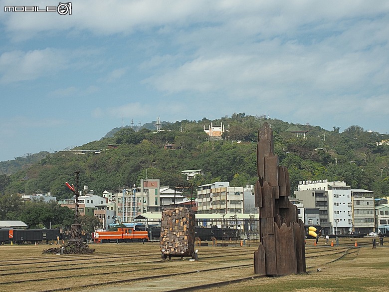 哈瑪星鐵道園區、舊打狗驛故事館、高雄港車站北號誌樓、鐵道園區天空雲台、金馬賓館當代美術館、打狗水道量水器室,附掛2026高雄冬日遊樂園紀實 — 冬日高雄港濱散策 哈瑪星鐵道園區篇