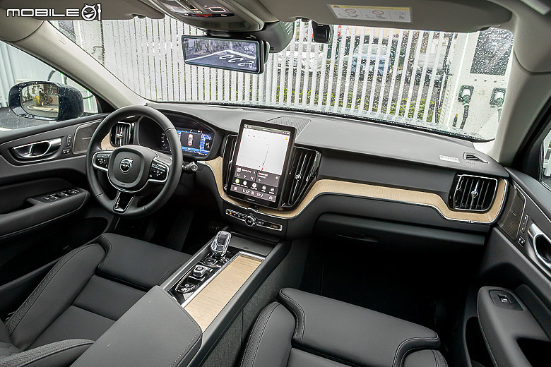 Volvo 小改款 XC60 B5 試駕｜保留核心優勢，高級感再強化！