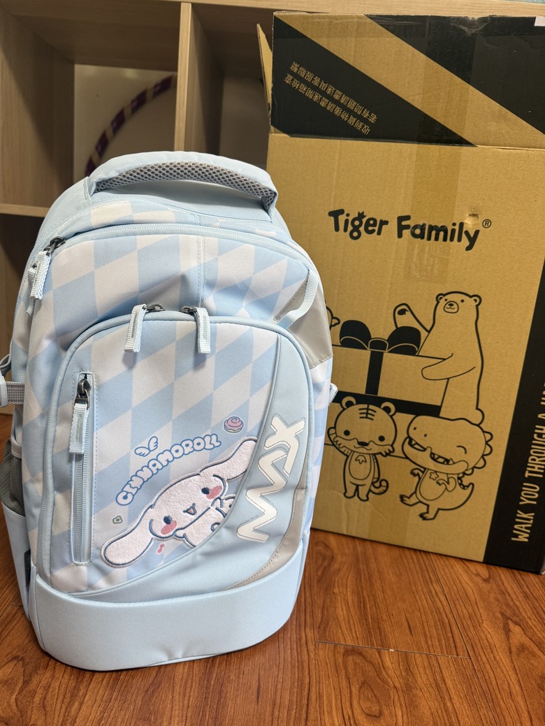 一眼就愛上Tiger Family大耳狗書包,大容量、超好收納