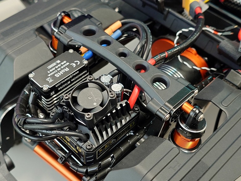 【開箱+改裝】Rlaarlo mk07v2 Jeep Wrangler 式樣 1/7 攀岩遙控車 開箱 + 持續改裝歷程