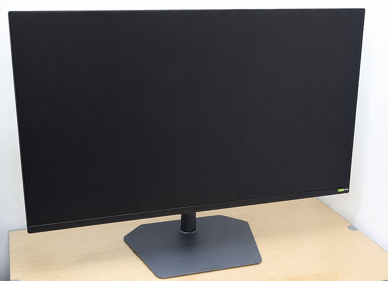 親民定位與價格，技嘉 GAMING 首款 32 吋 QD-OLED MO32U2
