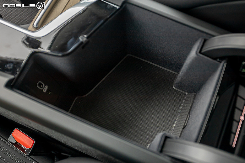 Volvo 小改款 XC60 B5 試駕｜保留核心優勢，高級感再強化！