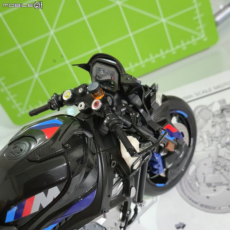 點我看大圖 🔧【模型新手也能輕鬆組 Part5】🏍️ 1/9 MENG MT-009S 1/9 BMW M1000RR 悅色版