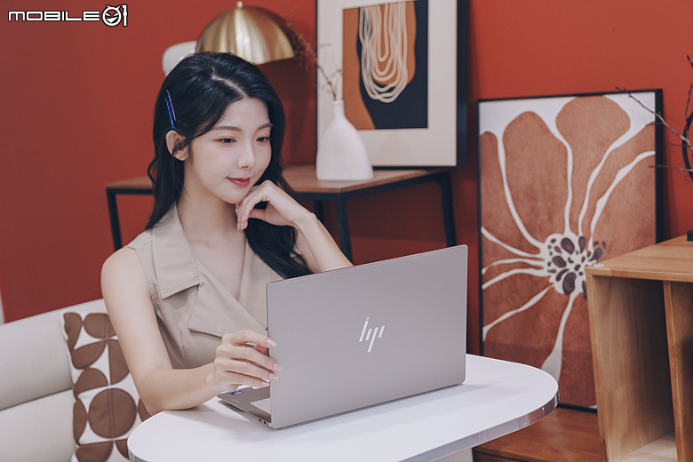 點我看大圖 HP OmniBook Ultra 14|輕薄便攜的高效行動美學筆電