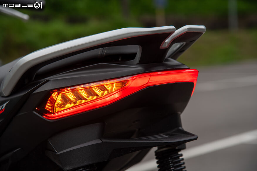 Aprilia SR-GT試駕報告｜沒踏板但很好玩！歐系速克達老車新試！
